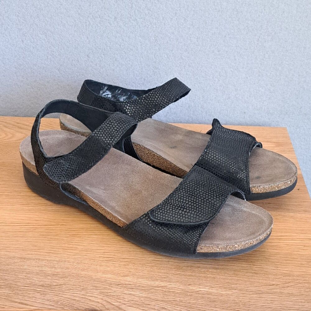 Munro Catelyn Sandals Women’s 11 Black Suede Wedge Ankle Strap Comfort Shoes
